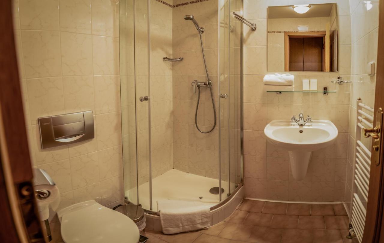Hotel Brixen Хавличкув Брод Екстериор снимка