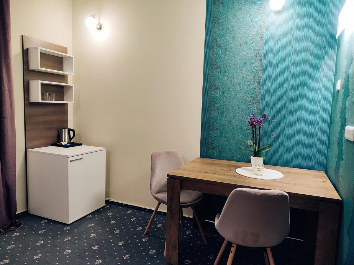 Hotel Brixen Хавличкув Брод Екстериор снимка