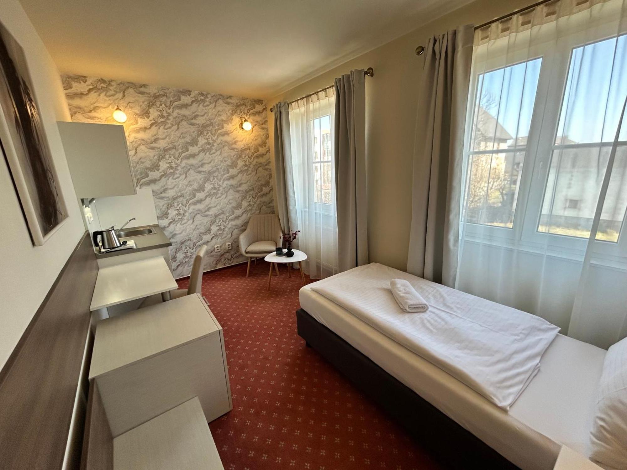 Hotel Brixen Хавличкув Брод Екстериор снимка