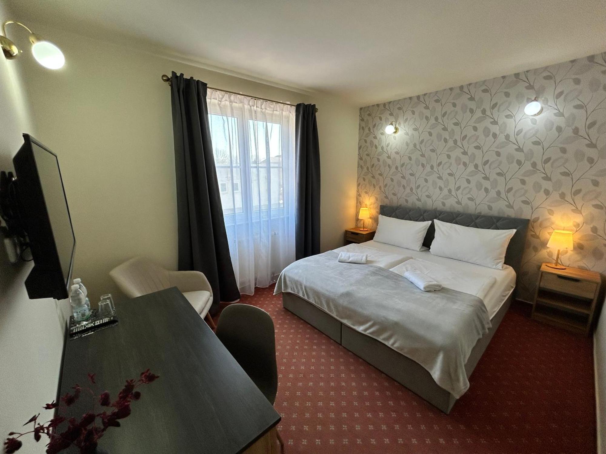 Hotel Brixen Хавличкув Брод Екстериор снимка