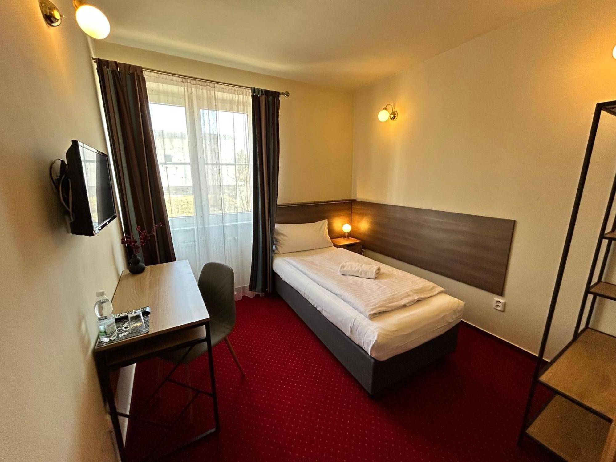 Hotel Brixen Хавличкув Брод Екстериор снимка