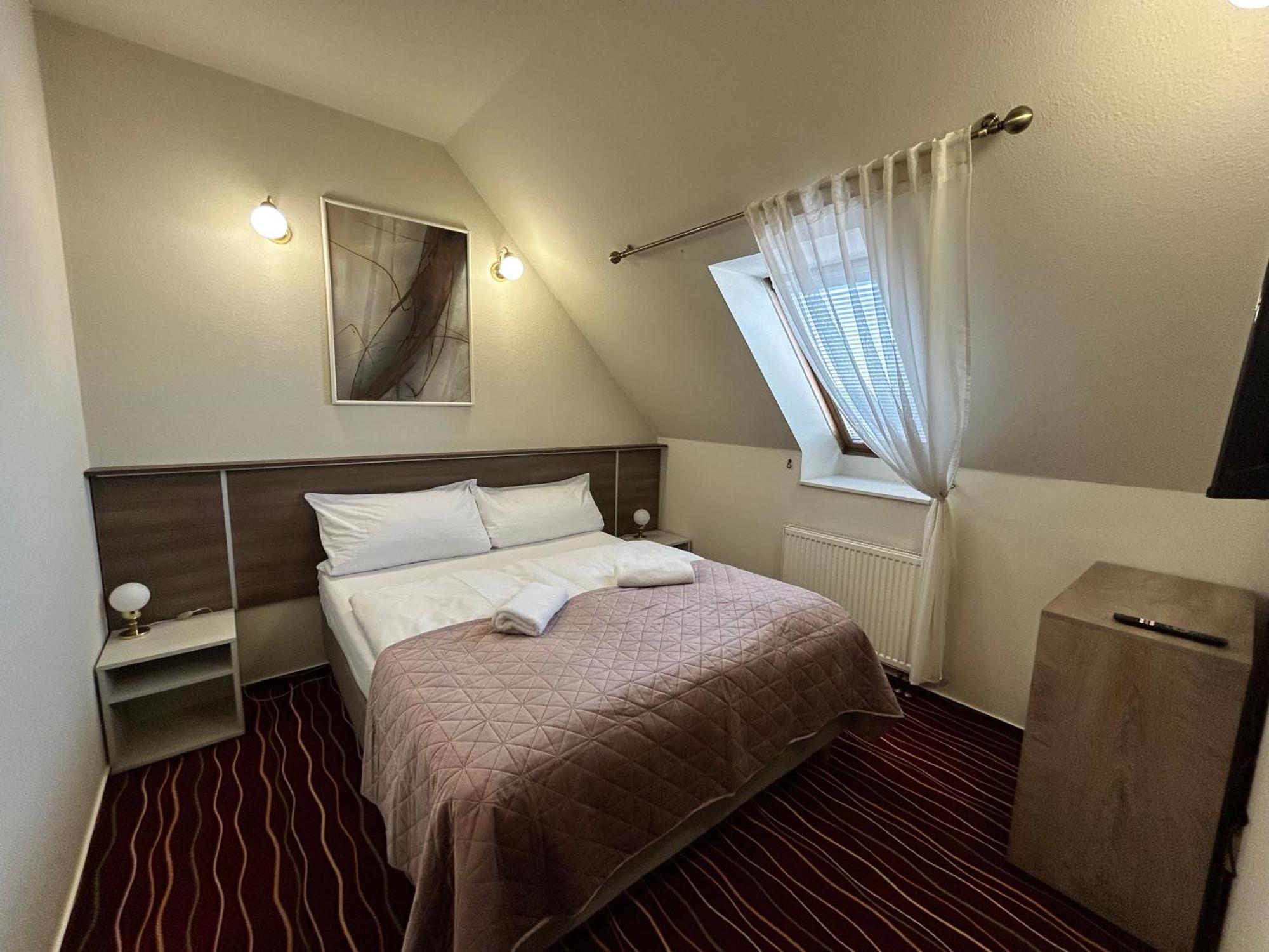 Hotel Brixen Хавличкув Брод Екстериор снимка